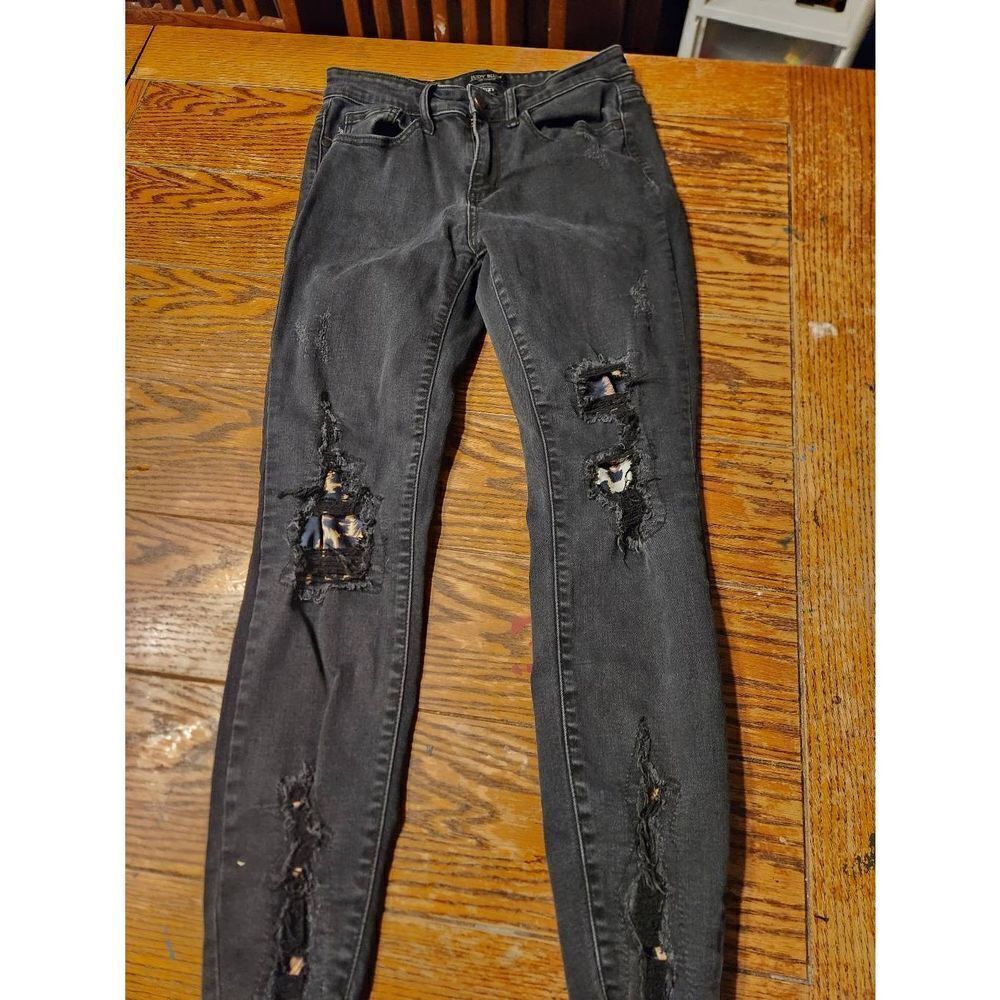 Judy Blue Leopard Patch Mid Rise black Skinny jeans sz 5/27 - Picture 2 of 4